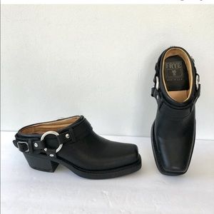 Frye Black Leather Square Toe Harness Mules Sz 8.5